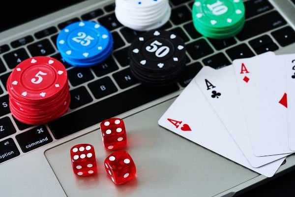 live singapore platform showing sportsbook markets, live-dealer tables, and account interface